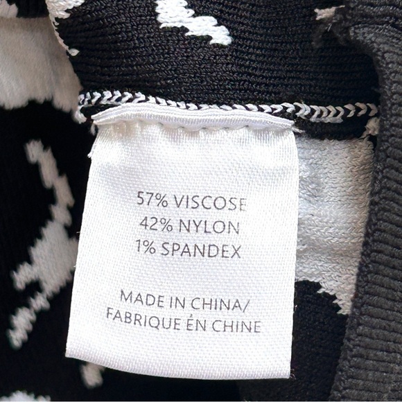 MILLY Sleeveless Floral Jacquard Shell - Picture 9 of 9